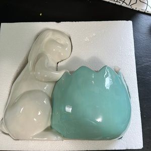 LIKE NEW Rae Dunn Cracked Egg Bunny Planter
